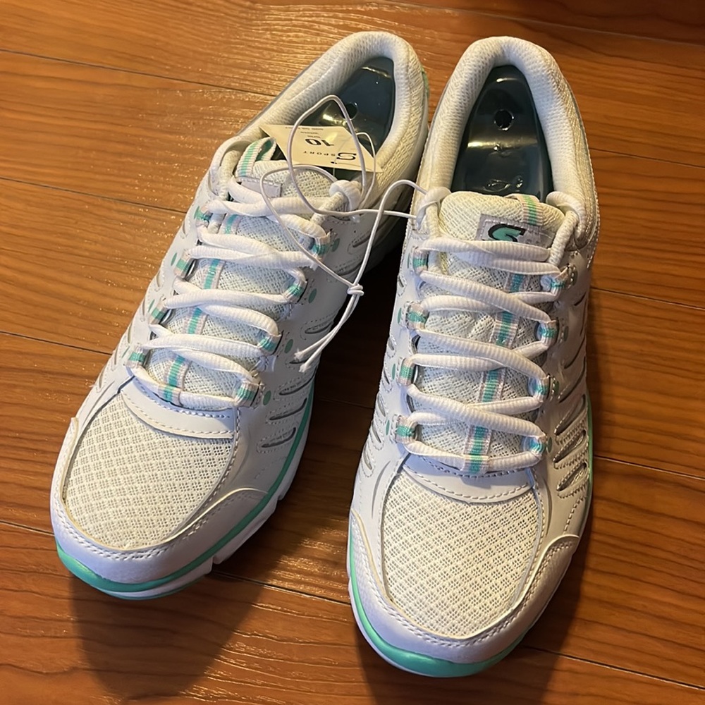 Sport by Skechers ~ Size 10